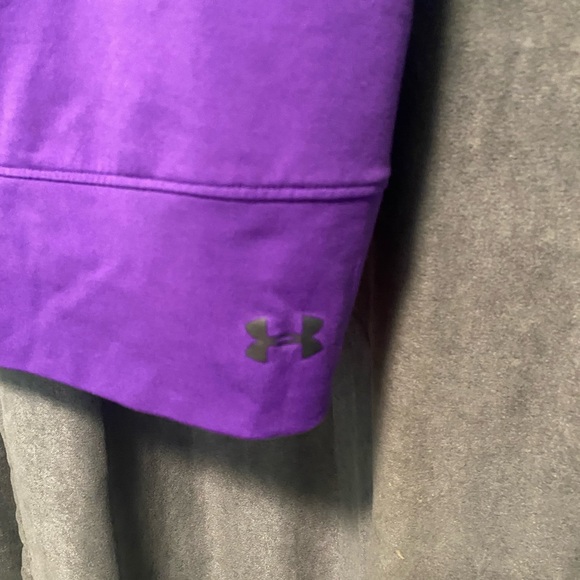 Under Armour Workout Top with Built in Bra | MEDIUM | Adjustable Straps - Picture 4 of 11